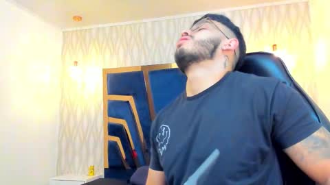 LIAM KLEIN online show from 01-19-26, 11:14