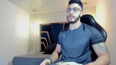 LIAM KLEIN online show from 03-20-26, 11:15