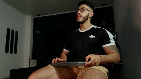 LIAM KLEIN online show from 05-01-26, 11:15