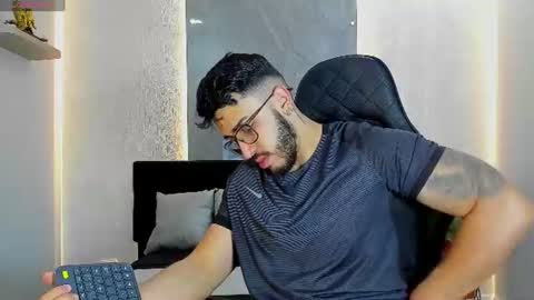 LIAM KLEIN online show from 06-26-26, 11:25