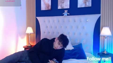 Snapshot of liam_lux chatting on 04-28-26, 12:43 LIAM online show from 04-28-26, 12:43