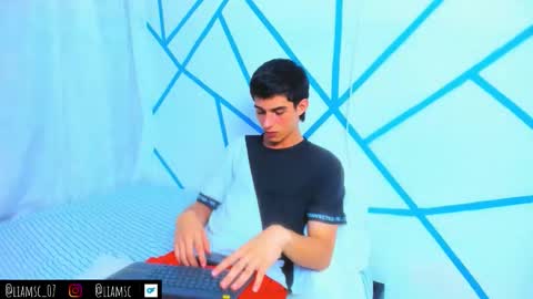 liam_scott7 online show from 09-25-25, 05:11
