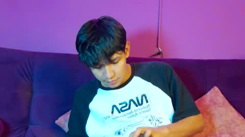 Snapshot of liam_sinclair chatting on 03-10-26, 08:36 Liam online show from 03-10-26, 08:36