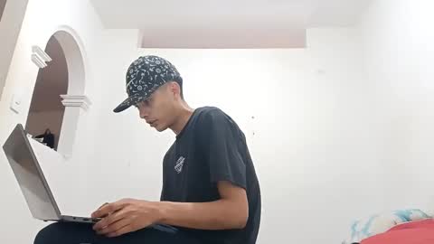 liam_smith00 online show from 12-25-24, 01:31