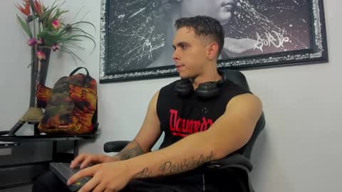 Liam online show from 12-27-24, 08:39