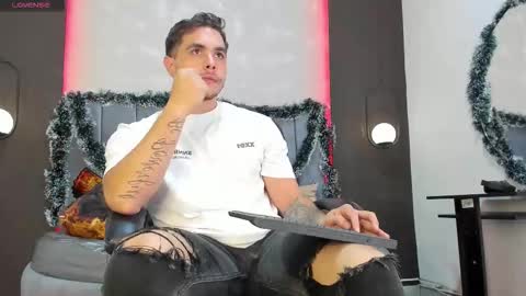 Liam online show from 12-04-25, 11:24