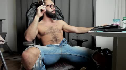 Liam online show from 02-08-25, 06:33