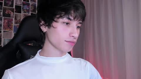 Snapshot of liamelf chatting on 03-08-25, 01:50 Liam online show from 03-08-25, 01:50