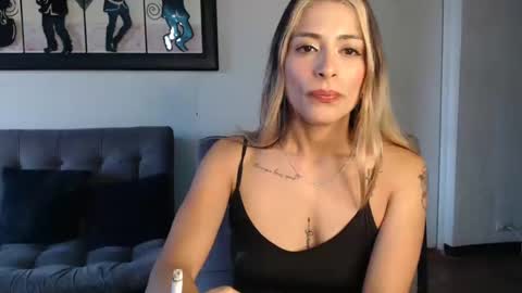 Snapshot of liamiler01_ chatting on 02-11-25, 12:05 Lia Miller online show from 02-11-25, 12:05