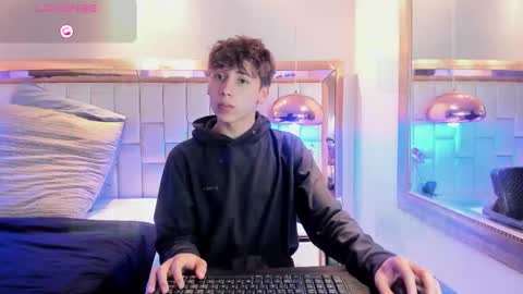 liaml_18_ online show from 11-24-25, 09:25