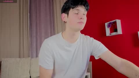 Snapshot of liamrivers chatting on 11-17-25, 02:12 liamrivers online show from 11-17-25, 02:12