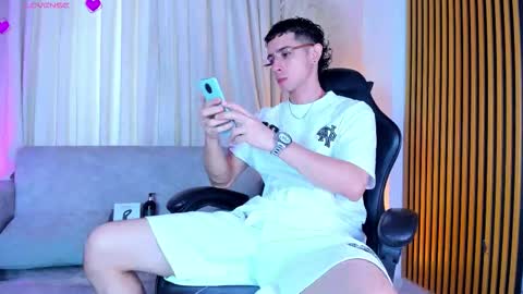 Snapshot of liamvegaa_ chatting on 02-15-26, 02:47 Liam online show from 02-15-26, 02:47