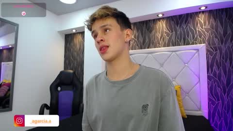 Snapshot of liamwild20 chatting on 03-06-26, 05:04 liam online show from 03-06-26, 05:04