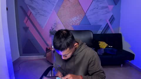 Liam online show from 12-12-24, 05:10