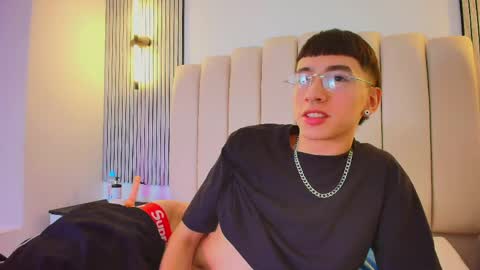 lian_cameron online show from 05-09-26, 04:17