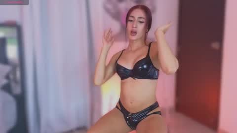 Snapshot of lian_karther1 chatting on 09-26-25, 02:21 missfernanda X online show from 09-26-25, 02:21