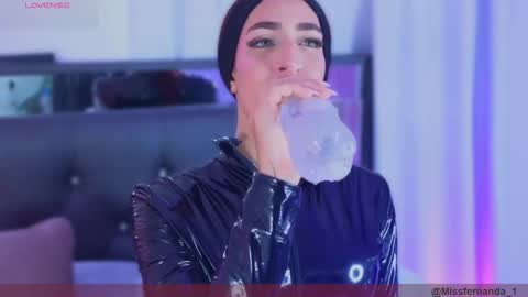 Snapshot of lian_karther1 chatting on 10-29-25, 10:55 missfernanda X online show from 10-29-25, 10:55