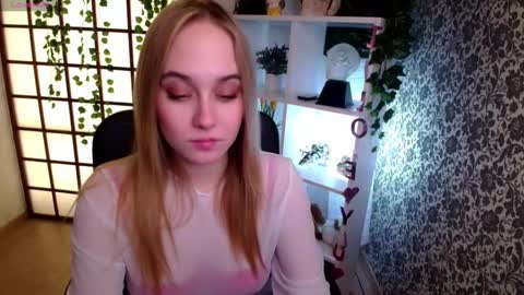 Liana online show from 12-17-24, 07:07