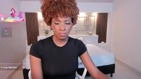 Snapshot of liannadixon7 chatting on 10-10-25, 09:47 Lianna Dixon online show from 10-10-25, 09:47