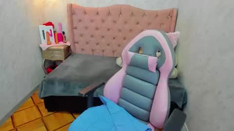 Snapshot of lianngrace chatting on 04-20-26, 02:09 Grace online show from 04-20-26, 02:09