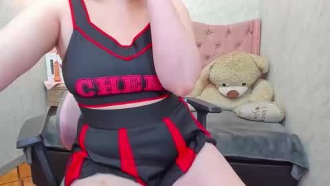 Snapshot of lianngrace chatting on 04-24-26, 06:21 Grace online show from 04-24-26, 06:21