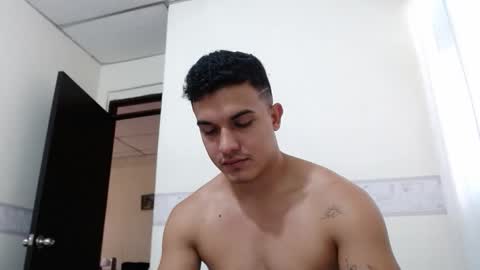 Liamstonne online show from 05-12-26, 04:04