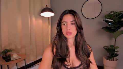 Lia online show from 12-16-24, 12:38