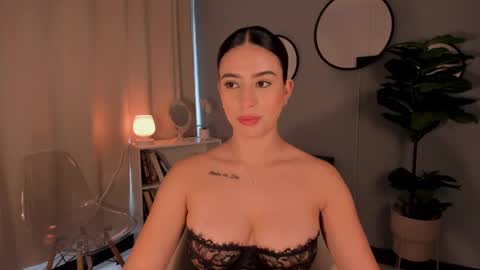 Lia online show from 10-08-25, 12:25