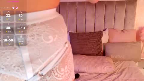 Snapshot of liarasol chatting on 07-21-26, 10:34 Liora online show from 07-21-26, 10:34