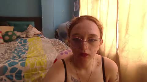 Lia Roberts online show from 02-05-25, 06:15