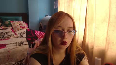 Lia Roberts online show from 02-12-25, 03:05