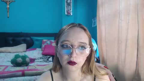 Lia Roberts online show from 02-15-25, 12:01