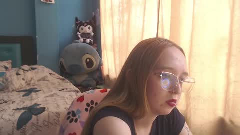Lia Roberts online show from 03-10-25, 06:23