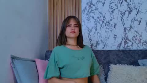 Snapshot of liaruso chatting on 10-07-25, 10:29 liaross online show from 10-07-25, 10:29