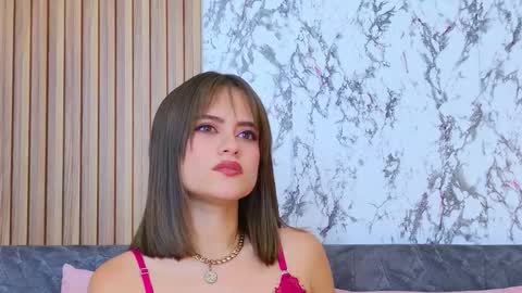 Snapshot of liaruso chatting on 10-16-25, 02:12 liaross online show from 10-16-25, 02:12