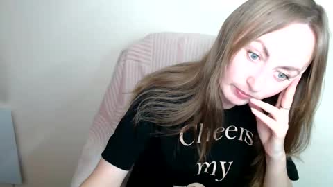 Lia online show from 05-12-26, 12:35