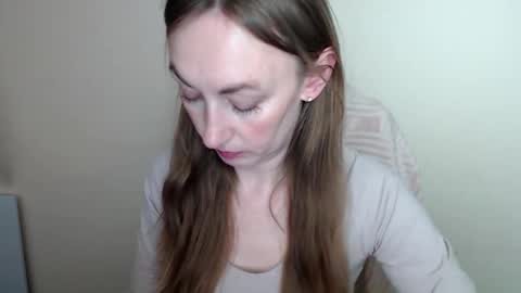 Lia online show from 05-21-26, 12:45