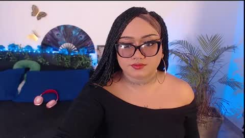 Snapshot of liascarlett chatting on 05-10-26, 02:06 LiaScarlett online show from 05-10-26, 02:06