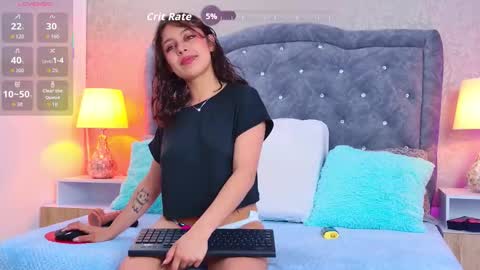 Snapshot of liateylor chatting on 10-30-25, 07:25 Lia online show from 10-30-25, 07:25