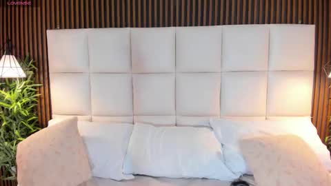  LIA TINK  online show from 10-09-25, 05:55