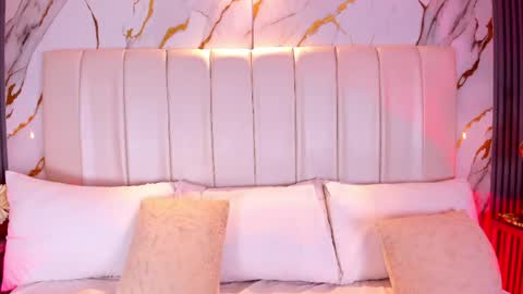 Snapshot of liatink chatting on 03-27-26, 11:32 LIA TINK online show from 03-27-26, 11:32