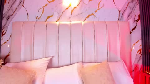 Snapshot of liatink chatting on 03-28-26, 11:32 LIA TINK online show from 03-28-26, 11:32