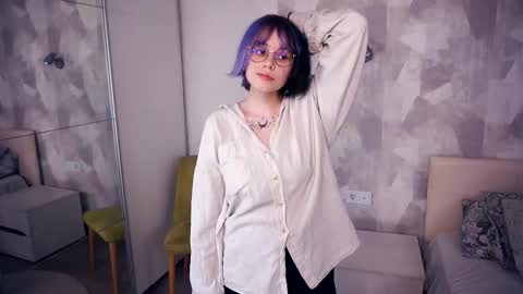 Snapshot of libbygrinvalsky chatting on 11-04-25, 06:51 Judith online show from 11-04-25, 06:51