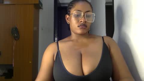Snapshot of lick_my_pussyyy226651 chatting on 12-28-24, 08:15 caira online show from 12-28-24, 08:15