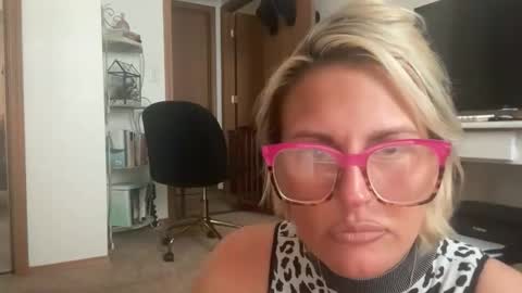 lickseeandbemee online show from 10-30-25, 09:26