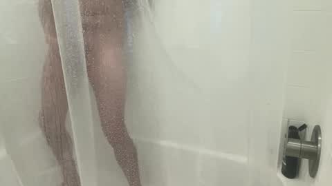 lickurlipz1 online show from 04-30-26, 08:42