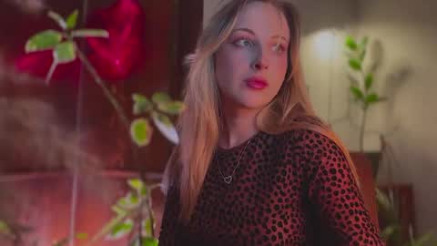 Snapshot of lierie chatting on 03-21-26, 07:06 its my birthday today so im offline but id be so happy if you felt like sending me a birthday love while im away online show from 03-21-26, 07:06