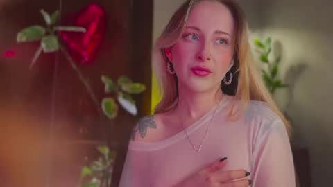 Snapshot of lierie chatting on 03-25-26, 09:10 its my birthday today so im offline but id be so happy if you felt like sending me a birthday love while im away online show from 03-25-26, 09:10