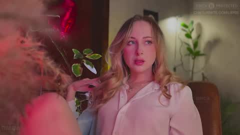 Snapshot of lierie chatting on 03-28-26, 10:20 its my birthday today so im offline but id be so happy if you felt like sending me a birthday love while im away online show from 03-28-26, 10:20