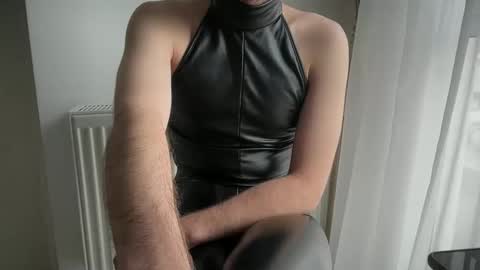 Snapshot of liferacw chatting on 04-15-26, 10:00 SofieXxxDoll online show from 04-15-26, 10:00